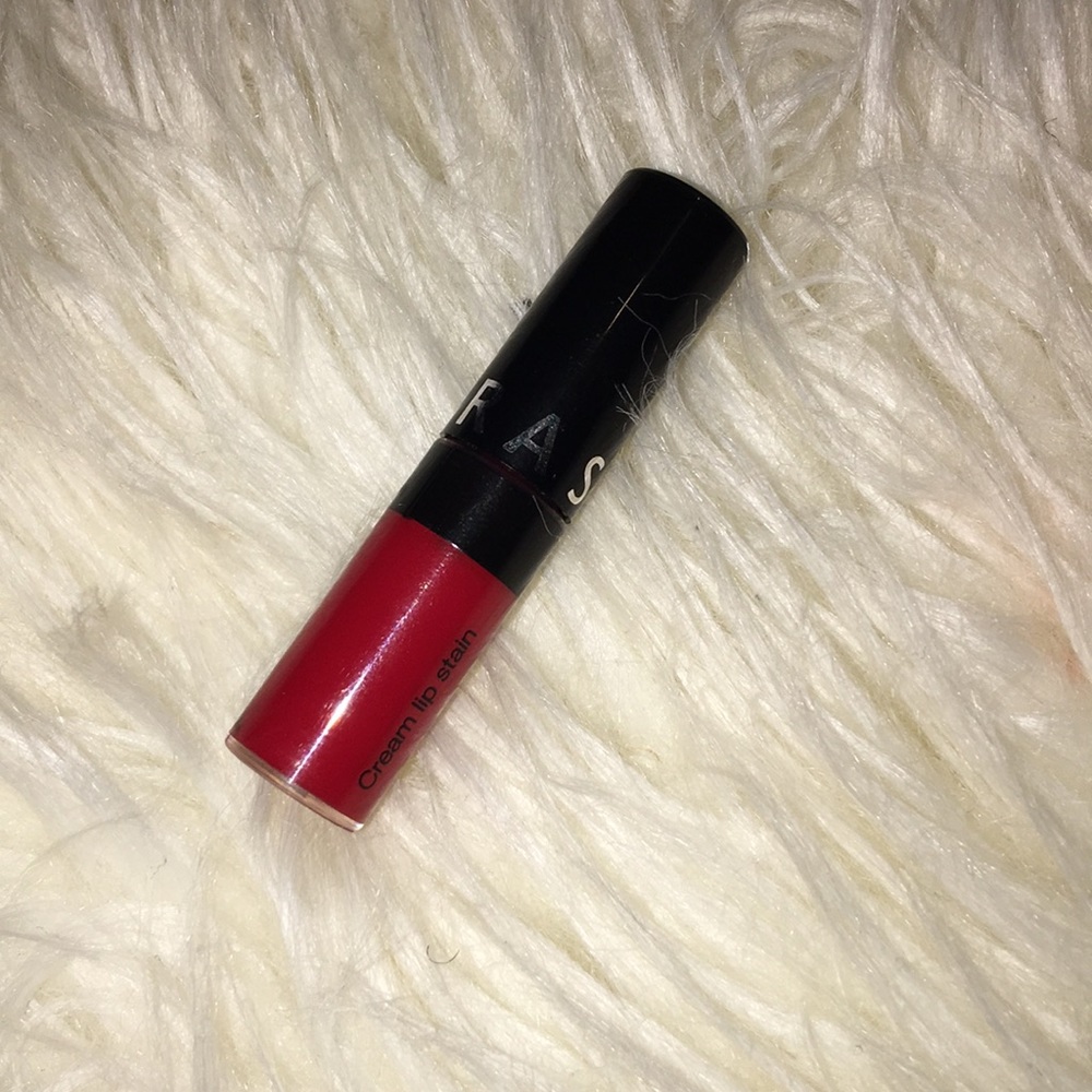 This is a sample of Sephora best selling matt lip